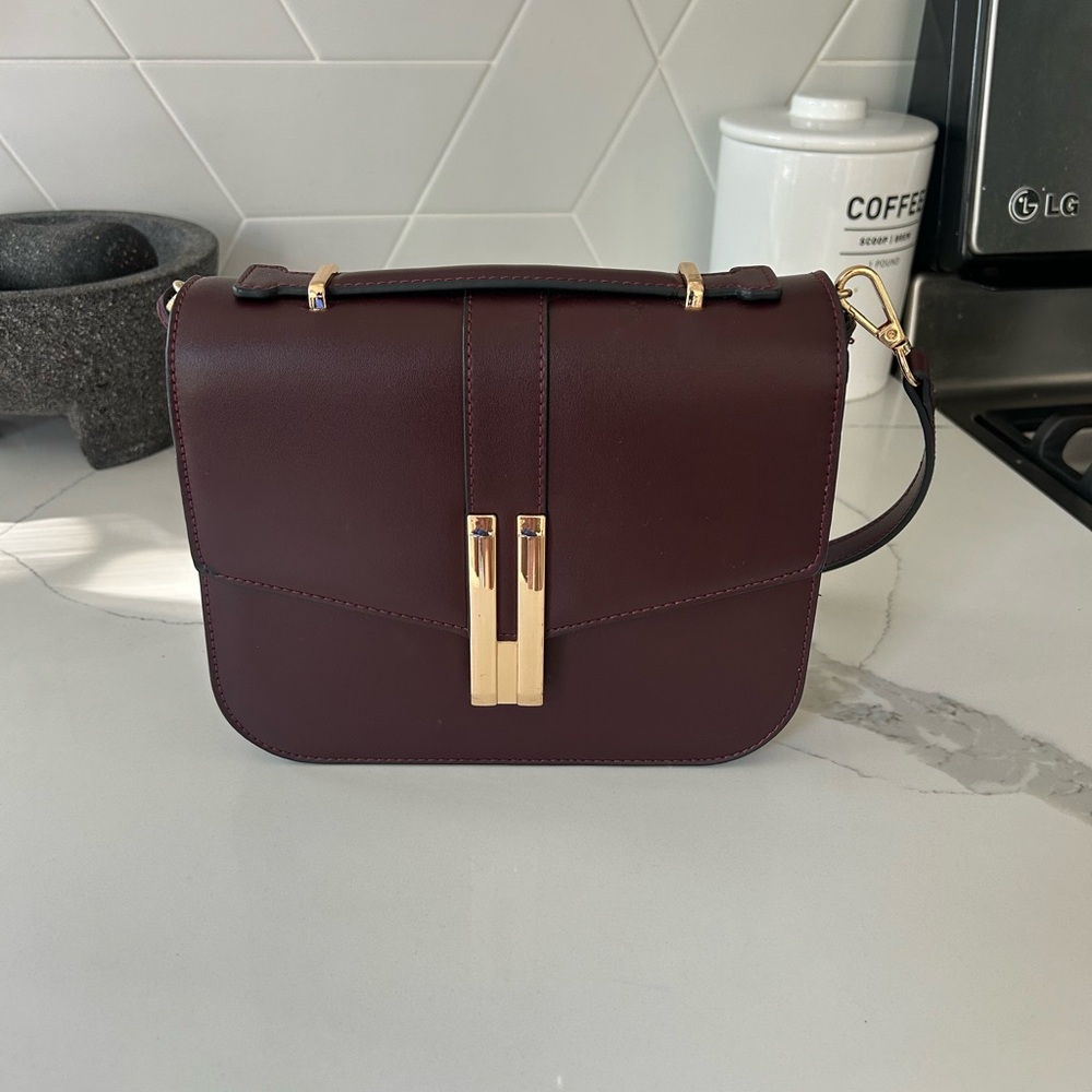 Elegant Burgundy Leather Handbag